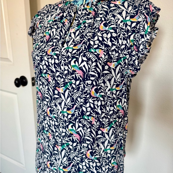 LOFT Bird Ruffle Split Neck Shell - Picture 6 of 9